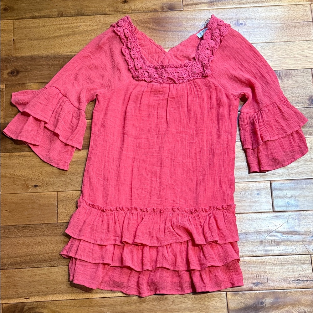 Umgee Coral tunic with Crochet collar and ruffles